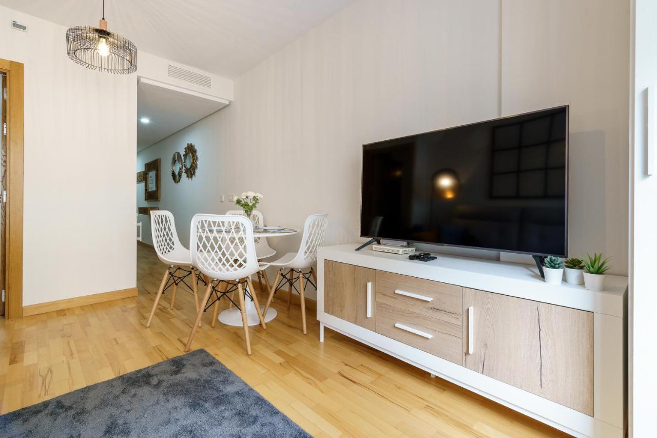 Malagasuite Cozy Center Apartment & Parking Bagian luar foto